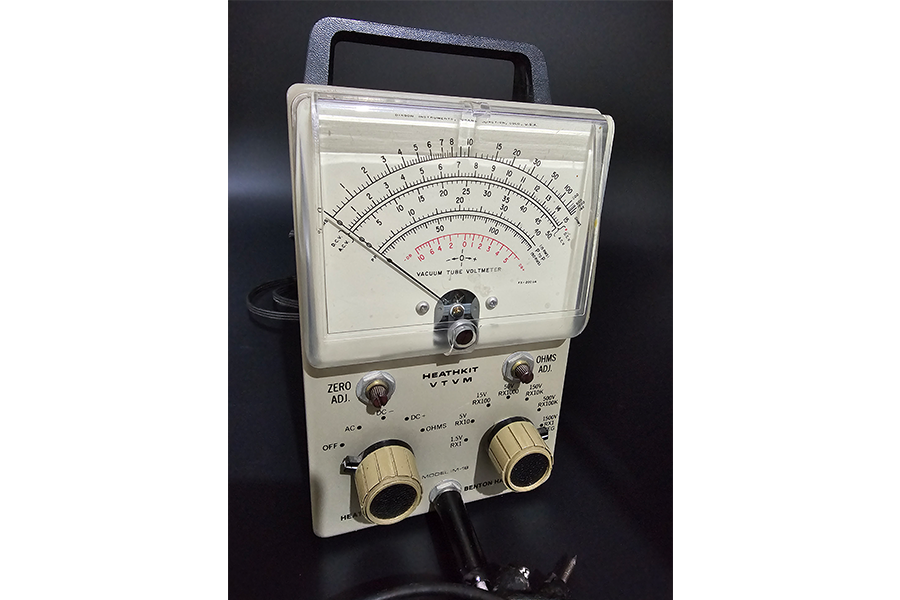 Heathkit VTVM IM-18